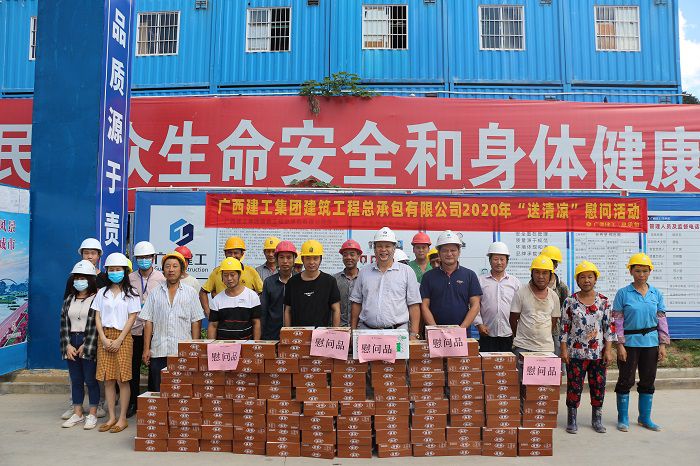 锦官阁项目送清冷。张钊林 摄.JPG