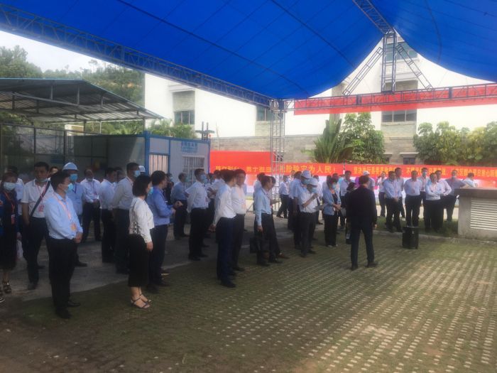 52视察现场。刘彩凤 摄.jpg