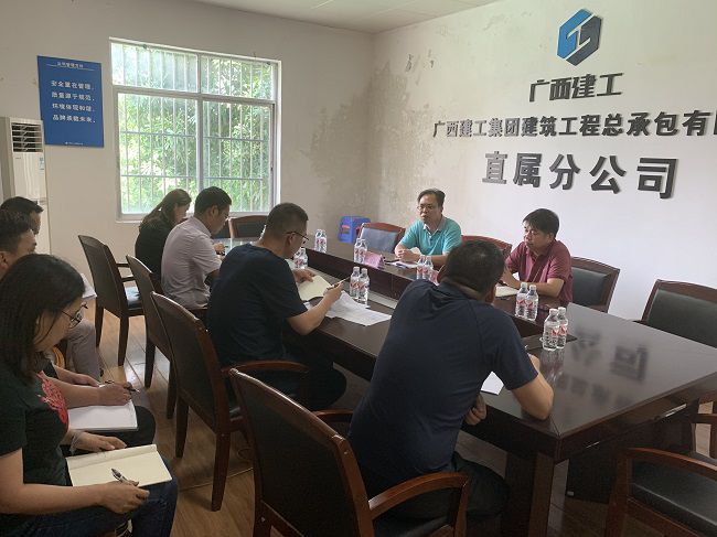 调研现场。杨桂峰 摄（建图）.jpg