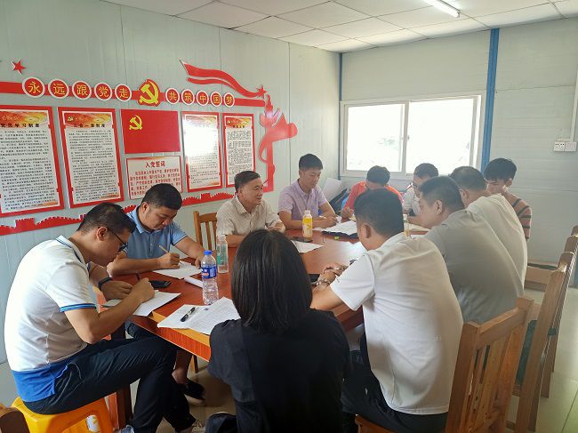 1会议现场；谱似 摄（建图）.jpg
