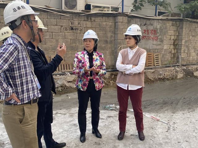 骆春燕在项目查抄领导。商秋劲 摄（建图).jpg