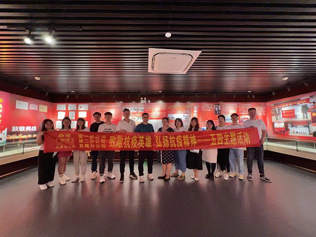 合影留想；畦￡ 摄（建图）.jpg