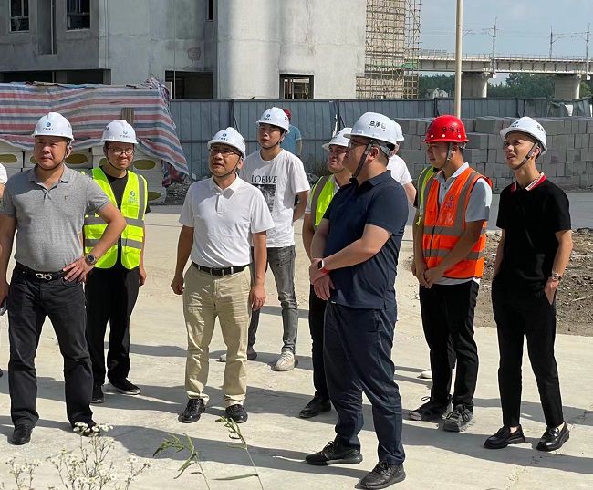 调研现场。王尊业 摄（建图）.jpg
