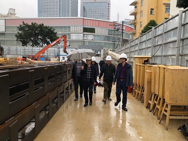 查抄现场。罗成 摄（建图）.jpg