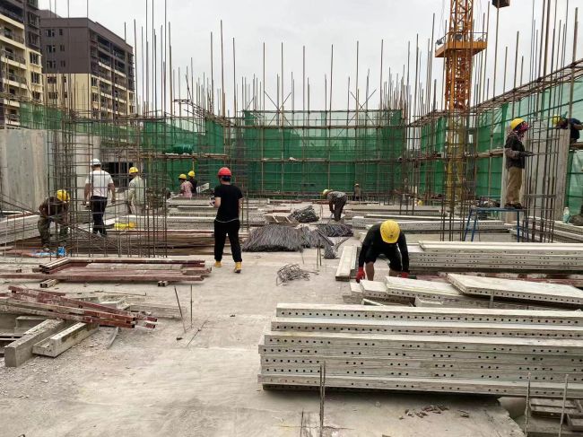 楼面施工。马幼云 摄（建图）.jpg