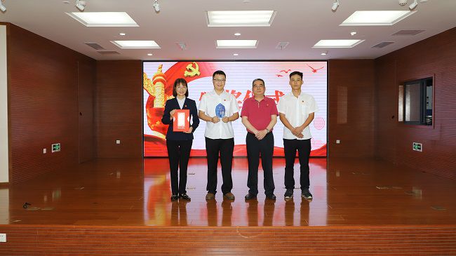 颁奖合影。李立云摄（建图）.jpg