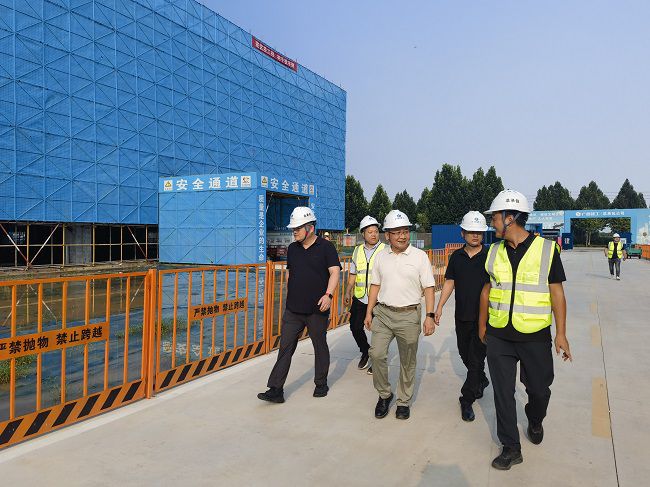 查抄现场。杨醒晨 摄（建图）.jpg